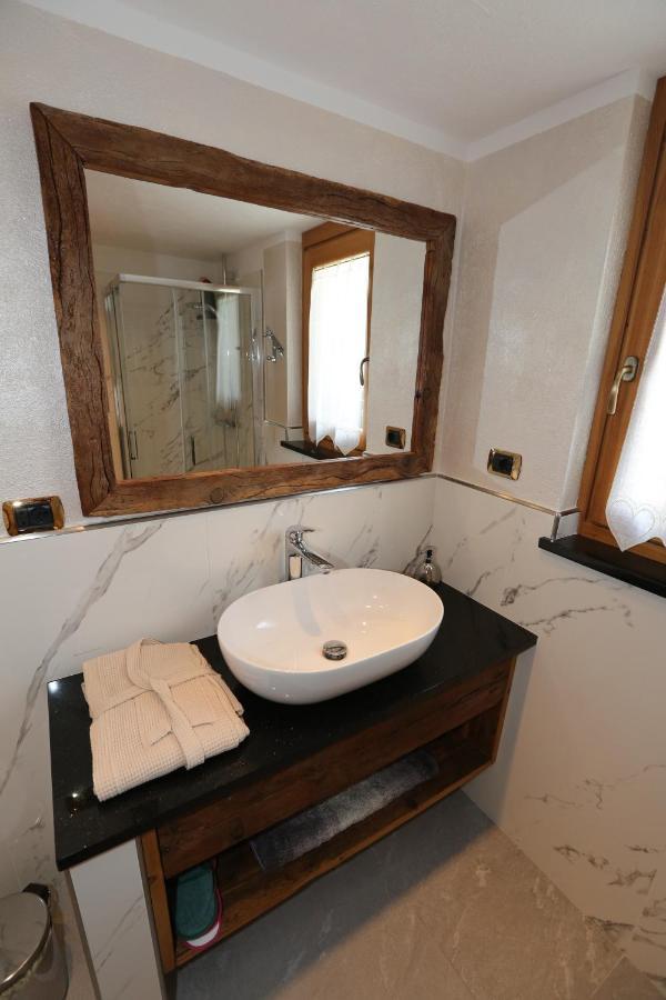 Suite Del Villaggio Sarre Kültér fotó