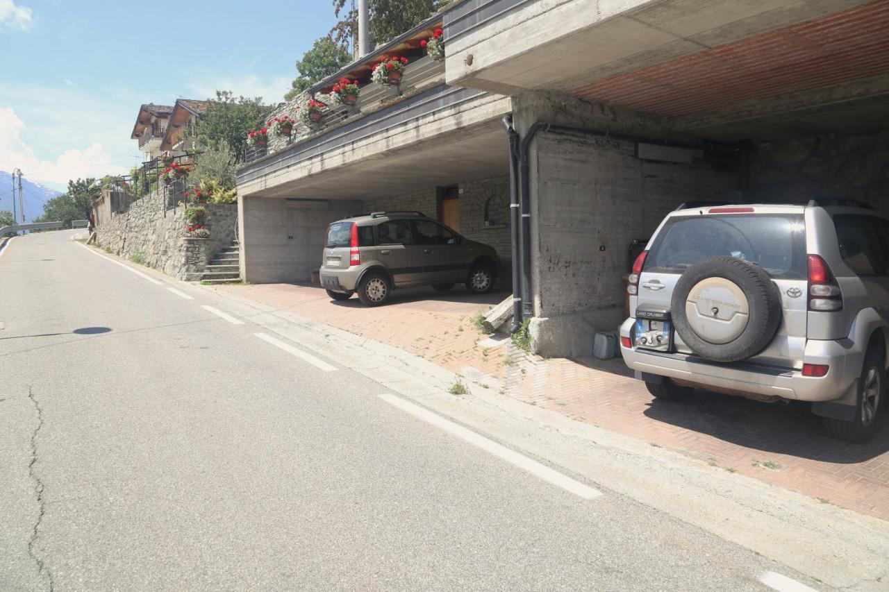 Suite Del Villaggio Sarre Kültér fotó