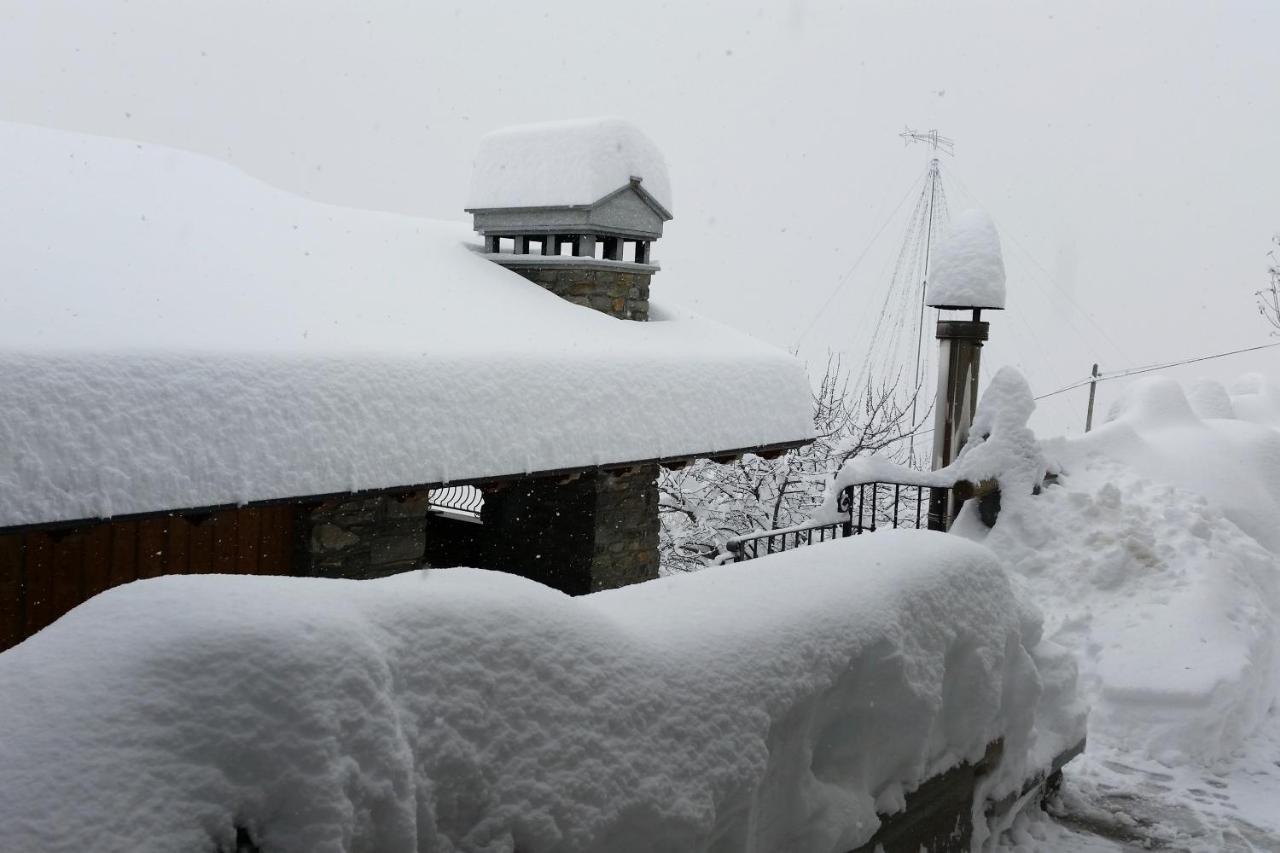 Suite Del Villaggio Sarre Kültér fotó