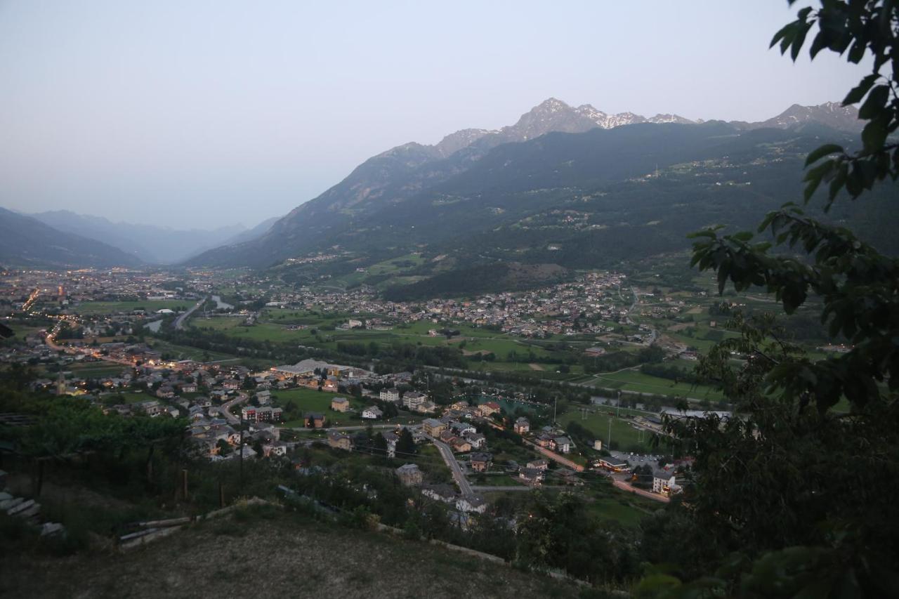 Suite Del Villaggio Sarre Kültér fotó